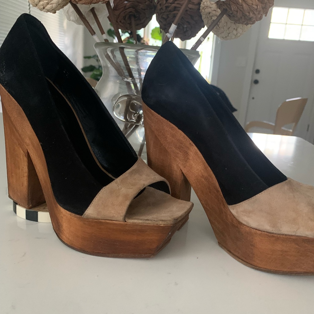 Viktor & Rolf Sz 7 Wood Platforms Peep Toe Suede Brown & Black Heels